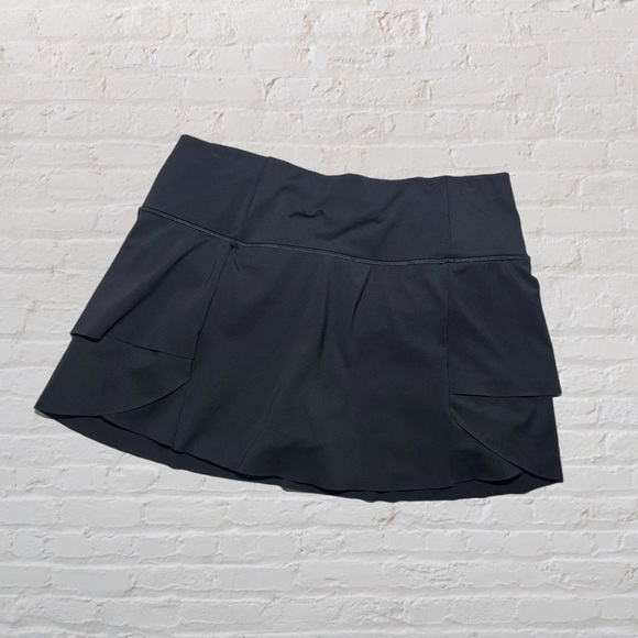 ATHLETA Black Multi Pocket Ruffle Momentum Tennis Style Skort Women’s Medium - Picture 1 of 5